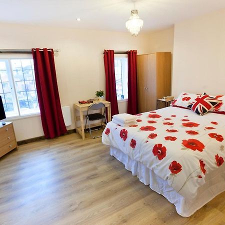 Emporium Apartments - Nottingham City Centre - Your Own 7 Bedrooms Apartment With 3 Bathrooms And Full Kitchen - "Cook As You Would At Home" - Opposite Victoria Centre Shopping Centre - Outdoor Parking For Cars Or Vans At Five Pounds A Day Exterior photo