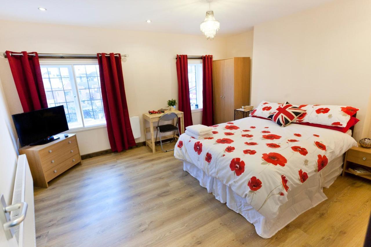 Emporium Apartments - Nottingham City Centre - Your Own 7 Bedrooms Apartment With 3 Bathrooms And Full Kitchen - "Cook As You Would At Home" - Opposite Victoria Centre Shopping Centre - Outdoor Parking For Cars Or Vans At Five Pounds A Day Exterior photo